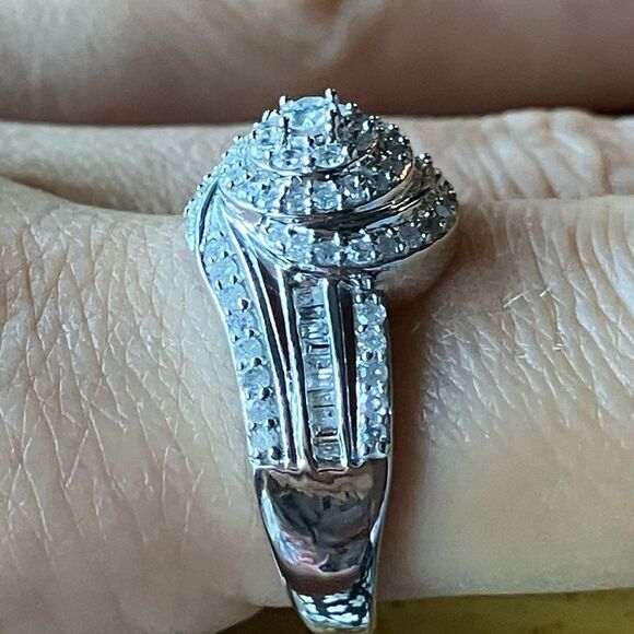 Natural White Diamond Sterling Silver Ring Size 10 - Picture 3 of 9